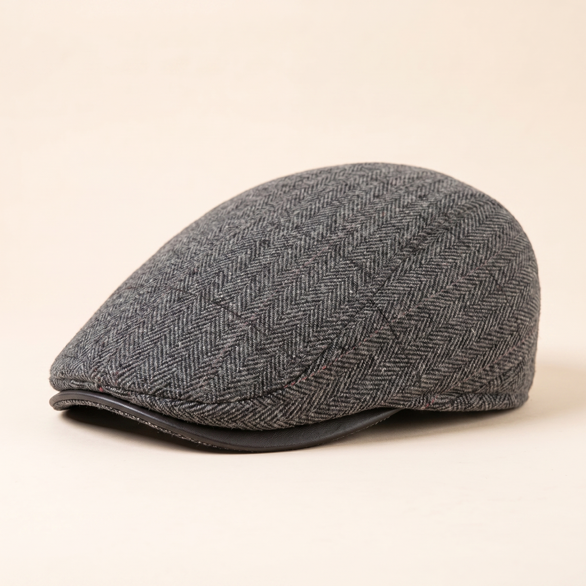Kaszkiet z klapami na uszy